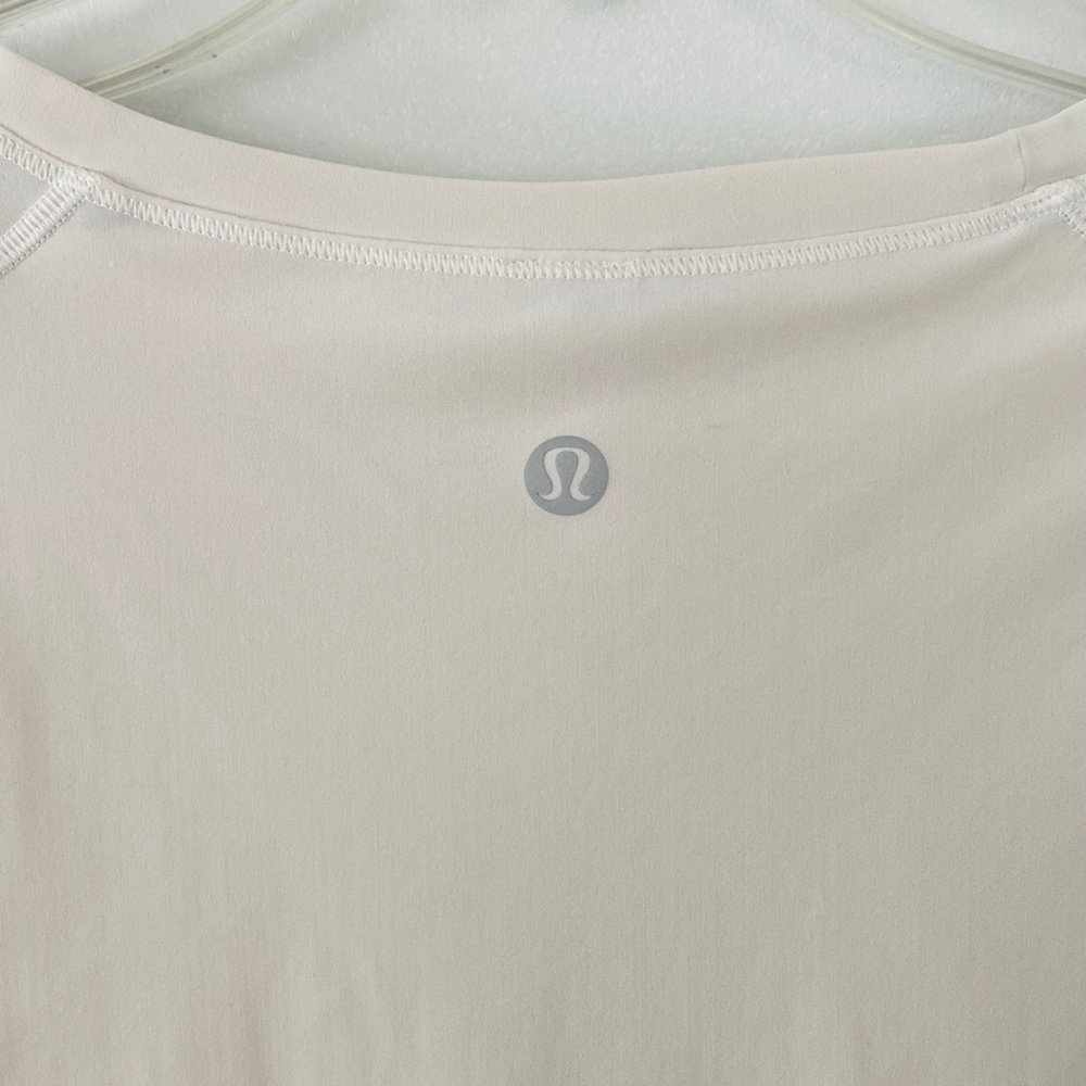 Lululemon Quick Pace Short Sleeve Top Mesh Size 8 White Gray - Picture 7 of 7